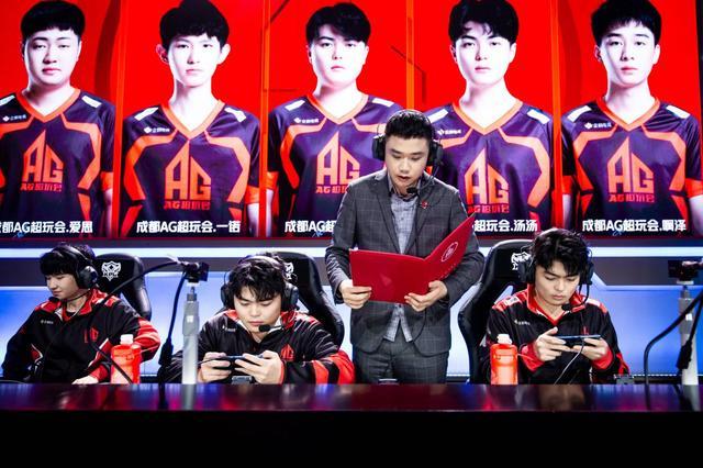 符合教练的