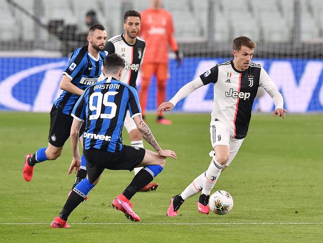 塔并肩作战 塔并肩作战