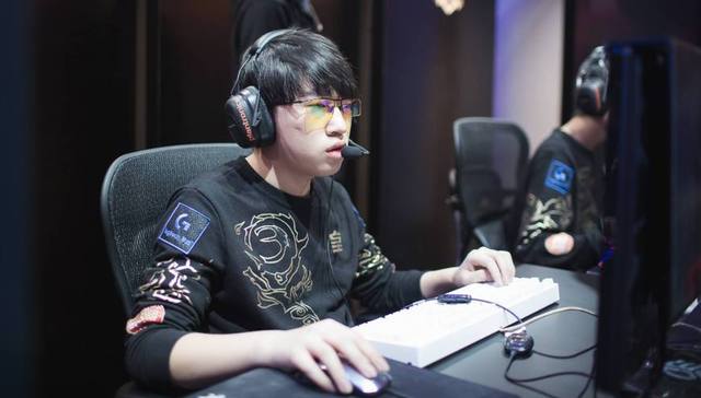 观众齐聚一 观众齐聚一